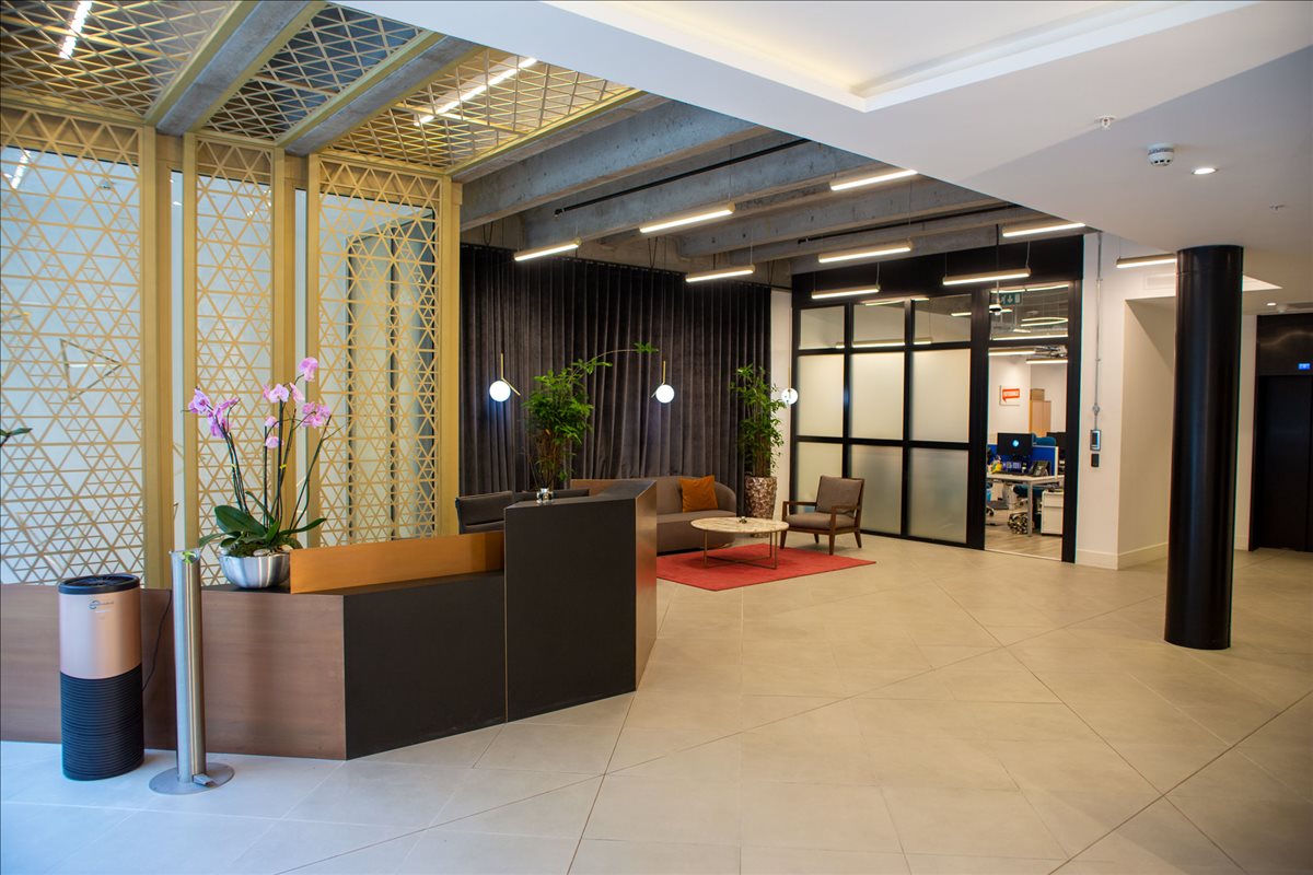Photo of an office at 10-12 Alie Street E1 8DE