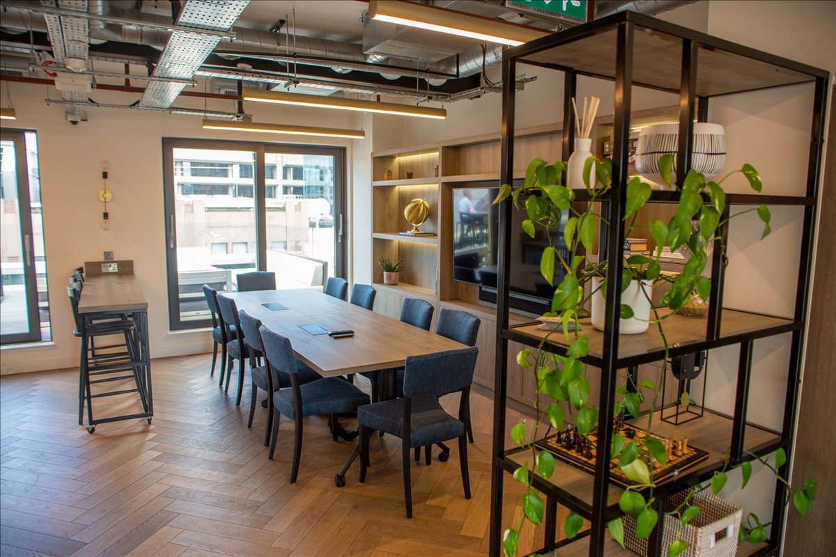 Photo of an office at 10-12 Alie Street E1 8DE