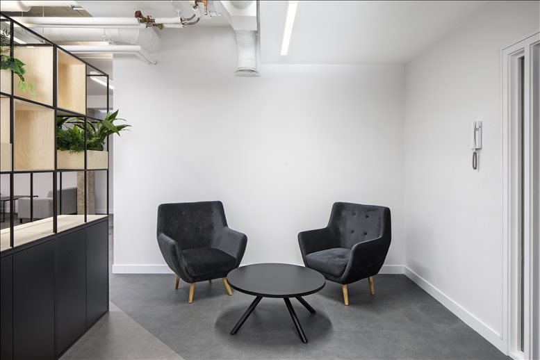 Photo of an office at 100 Bunhill Row EC1Y 8ND