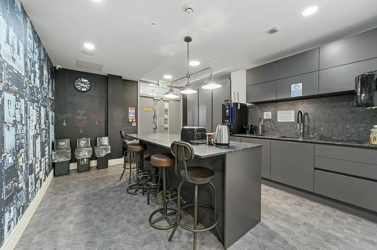 Photo of an office at 101-135 Kings House, Kings Road CM14 4DR