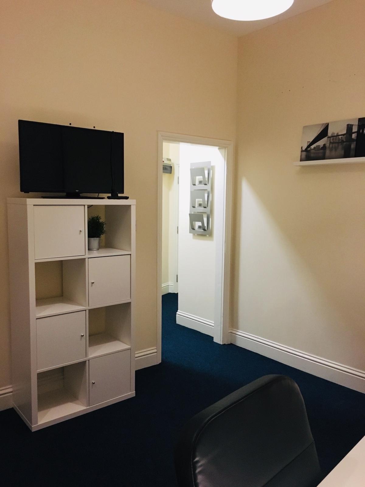 Photo of an office at 102 Blundell Street, North London N7 9BL