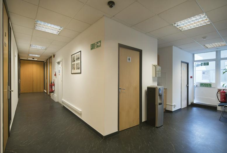 Photo of an office at 116-118 Finchley Road NW3 5HT