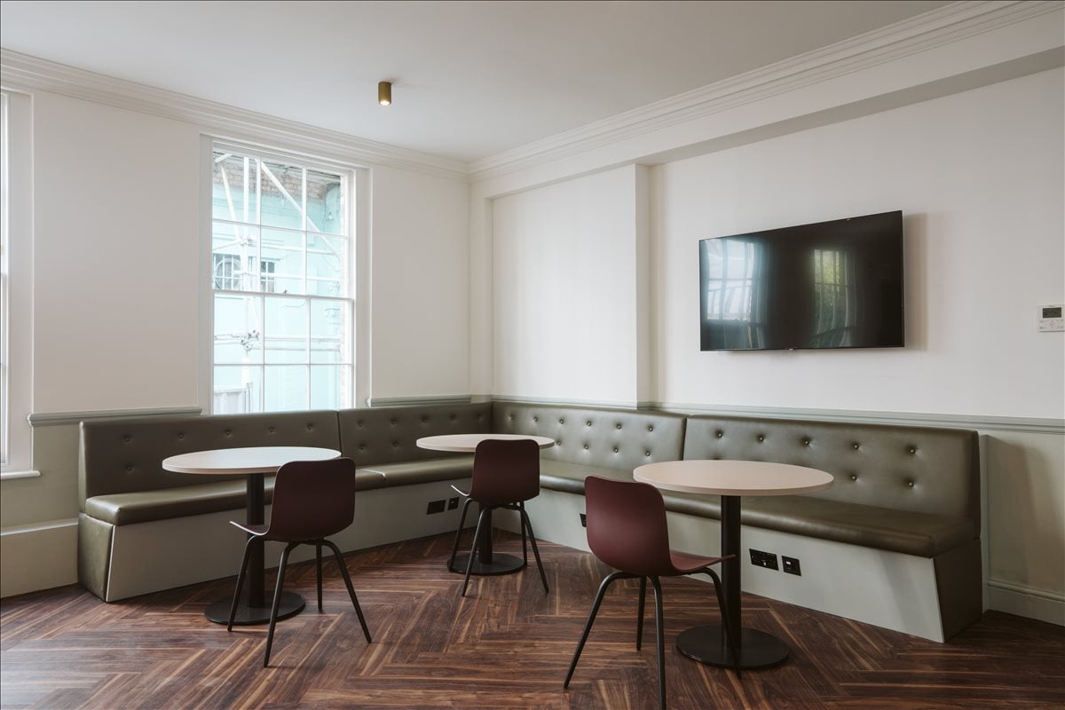 Photo of an office at 12-18 Theobalds Road WC1X 8PL