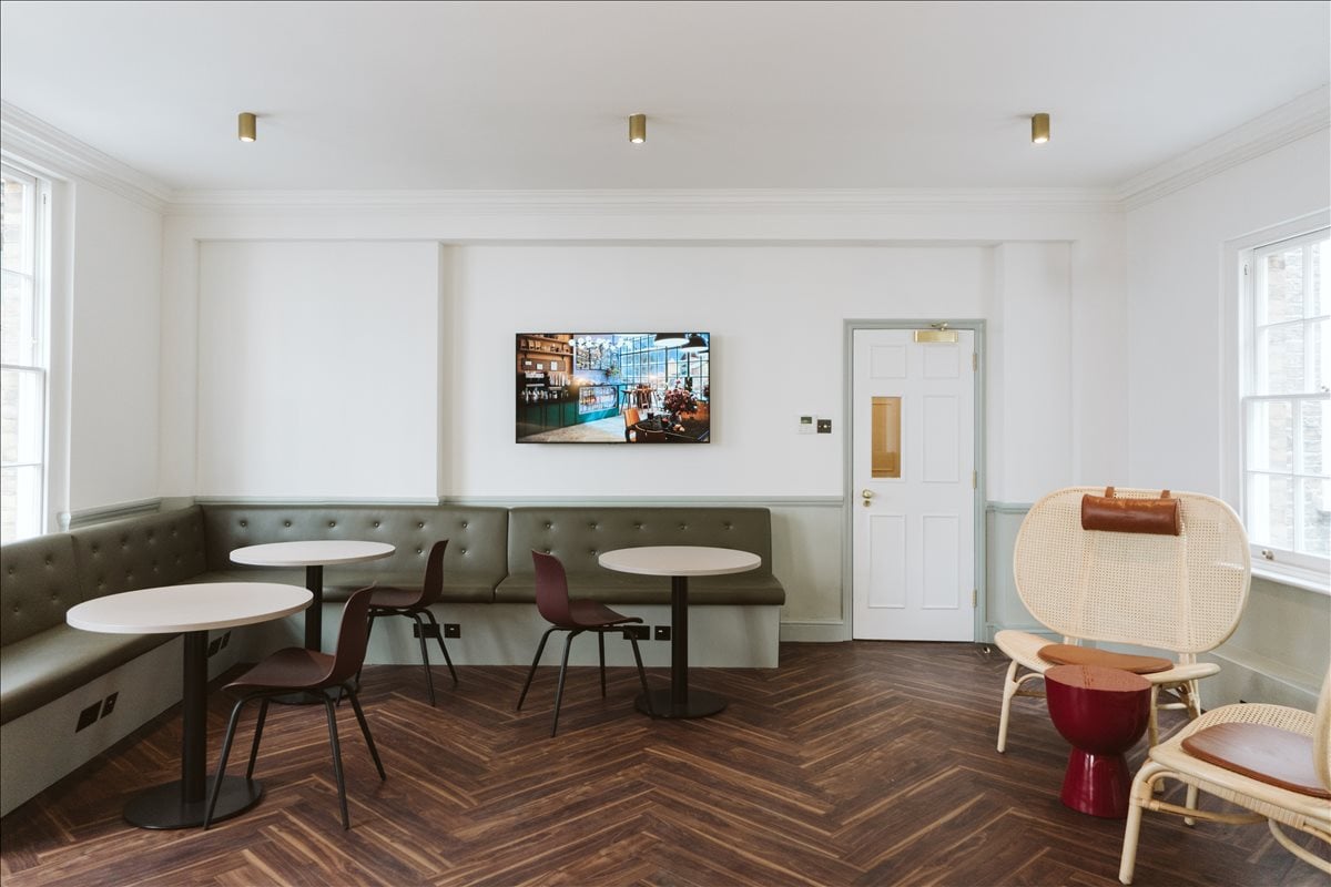 Photo of an office at 12-18 Theobalds Road WC1X 8PL
