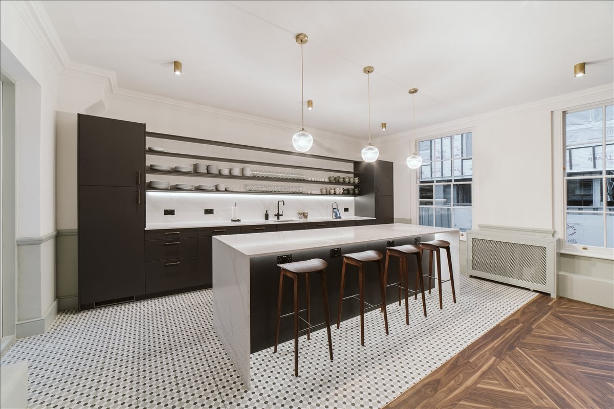Photo of the workspace available at 12-18 Theobalds Road WC1X 8PL