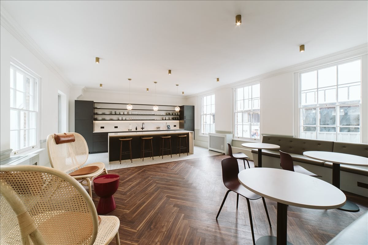 Photo of an office at 12-18 Theobalds Road WC1X 8PL
