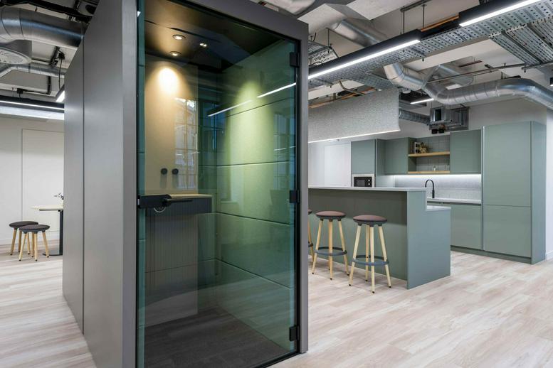 Photo of an office at 120, Cannon Street, City Of London EC4N 6AS