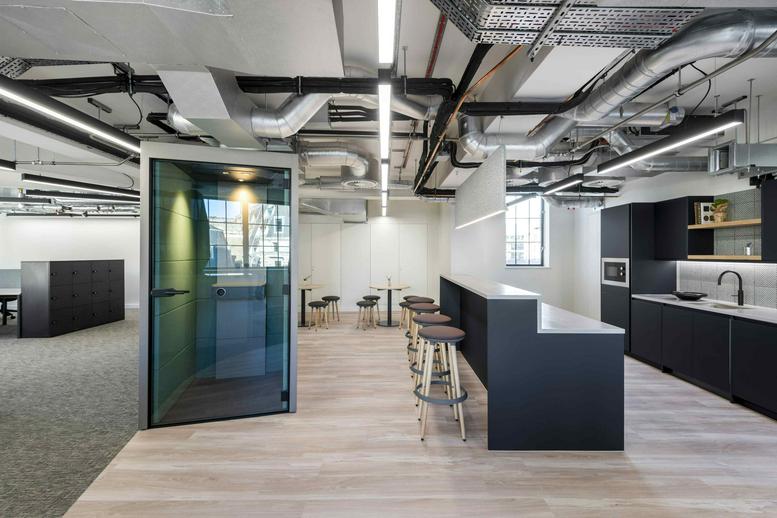 Photo of an office at 120, Cannon Street, City Of London EC4N 6AS