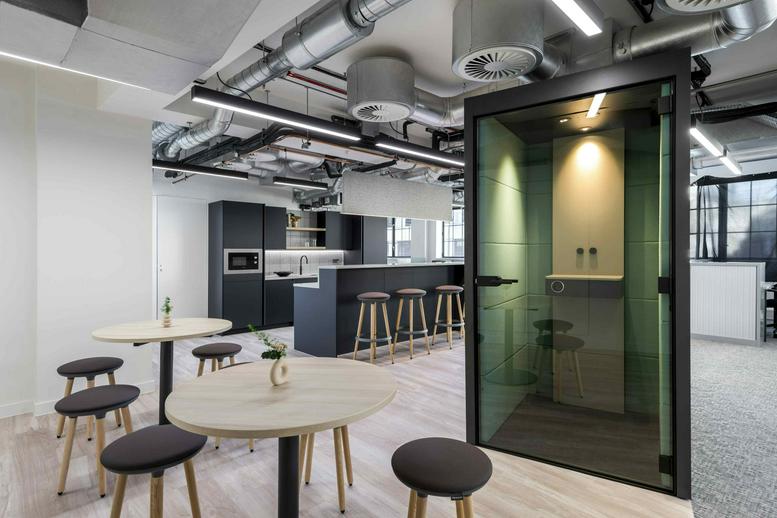 Photo of Office Space on 120, Cannon Street, City Of London - Cannon Street