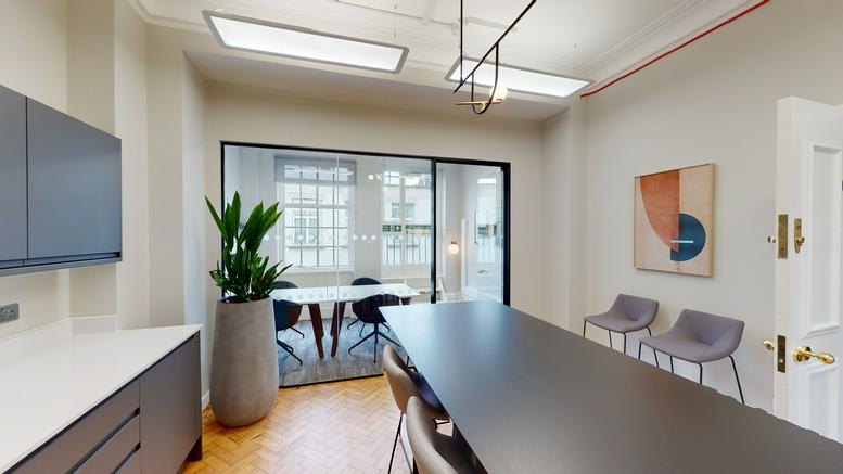 Photo of an office at 122-124, Regent Street W1B 5SA