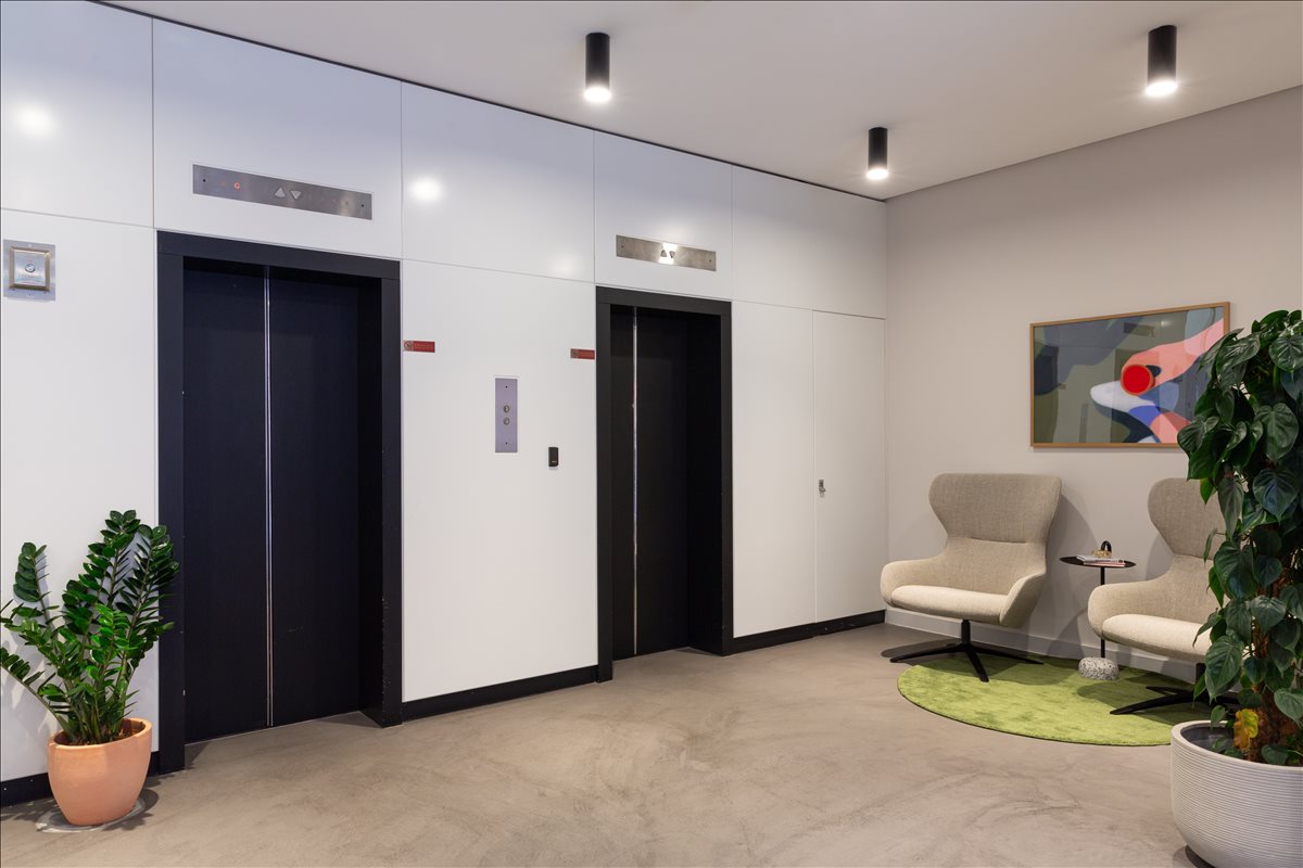 Photo of an office at 12 Cock Lane EC1A 9BU