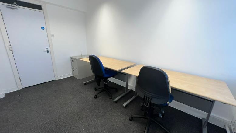 Image of the workspace at 12 Deer Park Road SW19 3TL