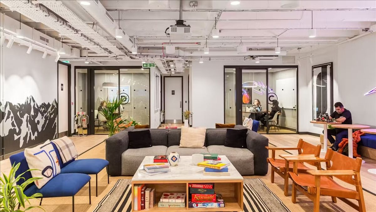 Photo of the office space available at 12 Moorgate EC2R 6DA