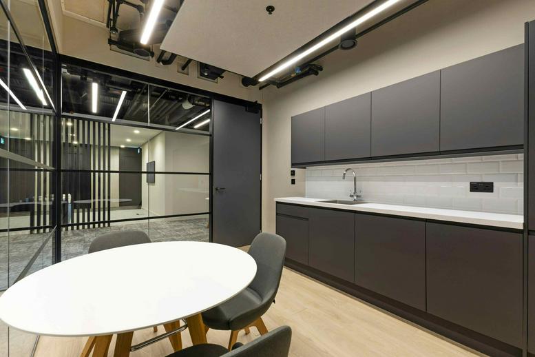 Photo of an office at 135, Park Street SE1 9EA