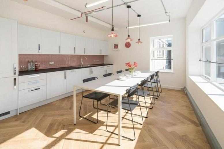 Photo of an office at 13 Northburgh Street EC1V 0JP