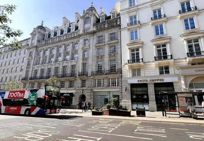 Facilities furnishings & layout of the office for rent at 13, Regent Street SW1Y 4LR