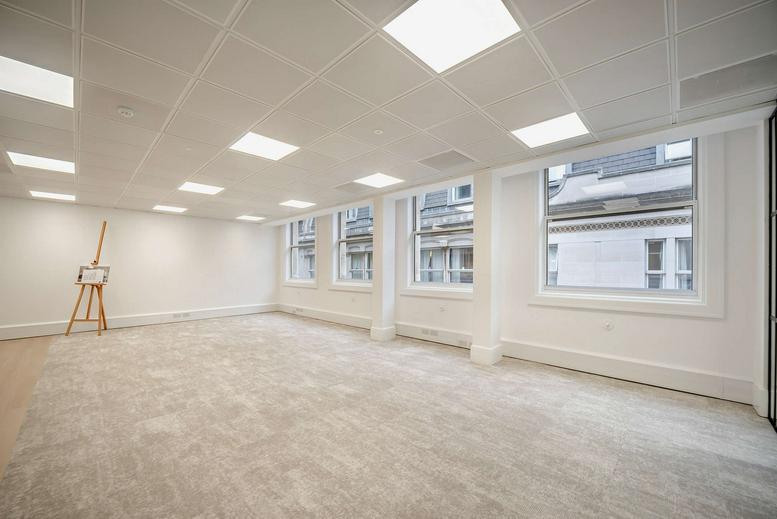 Photo of an office at 13, Saint Swithin's Lane EC4N 8AL
