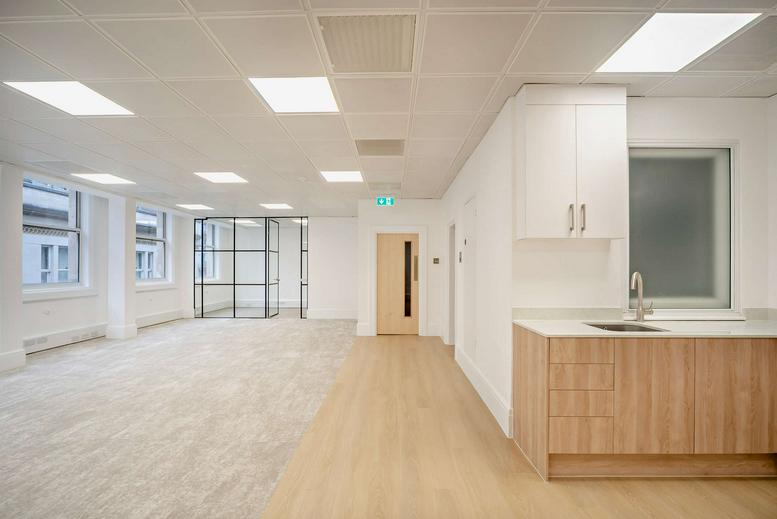 Photo of an office at 13, Saint Swithin's Lane EC4N 8AL