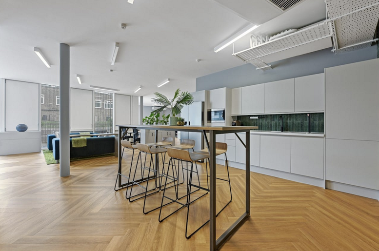 Image of the workspace at 141, Curtain Road EC2A 3BX