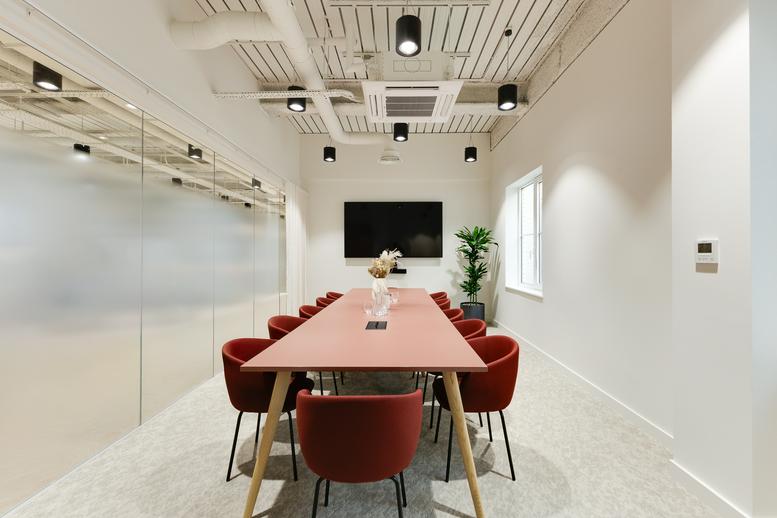 Photo of an office at 15-17 Furnival Street EC4A 1AB