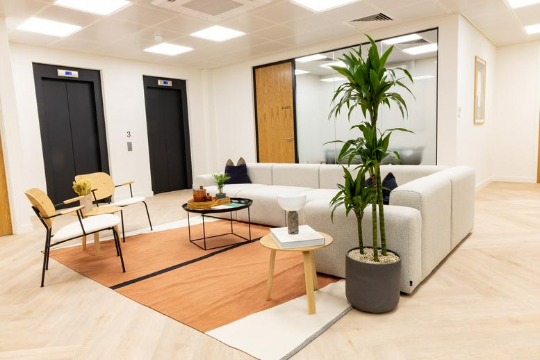 Photo of an office at 15-17 Furnival Street EC4A 1AB