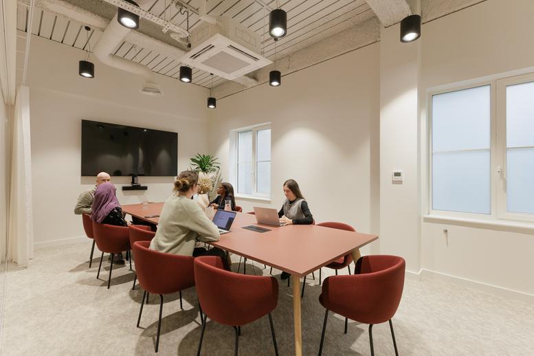 Photo of an office at 15-17 Furnival Street EC4A 1AB