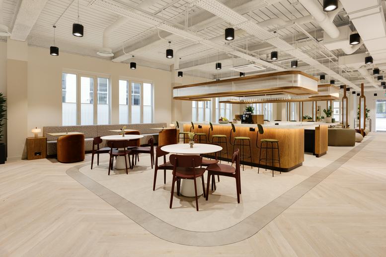 Photo of an office at 15-17 Furnival Street EC4A 1AB
