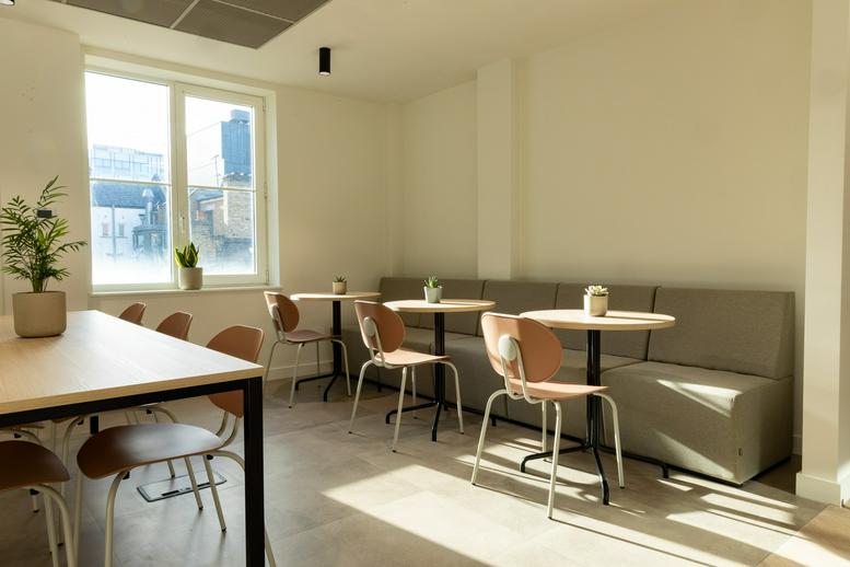 Photo of an office at 15-17 Furnival Street EC4A 1AB