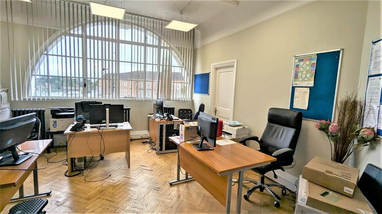 Image of the workspace at 153, The Parade WD17 1NA