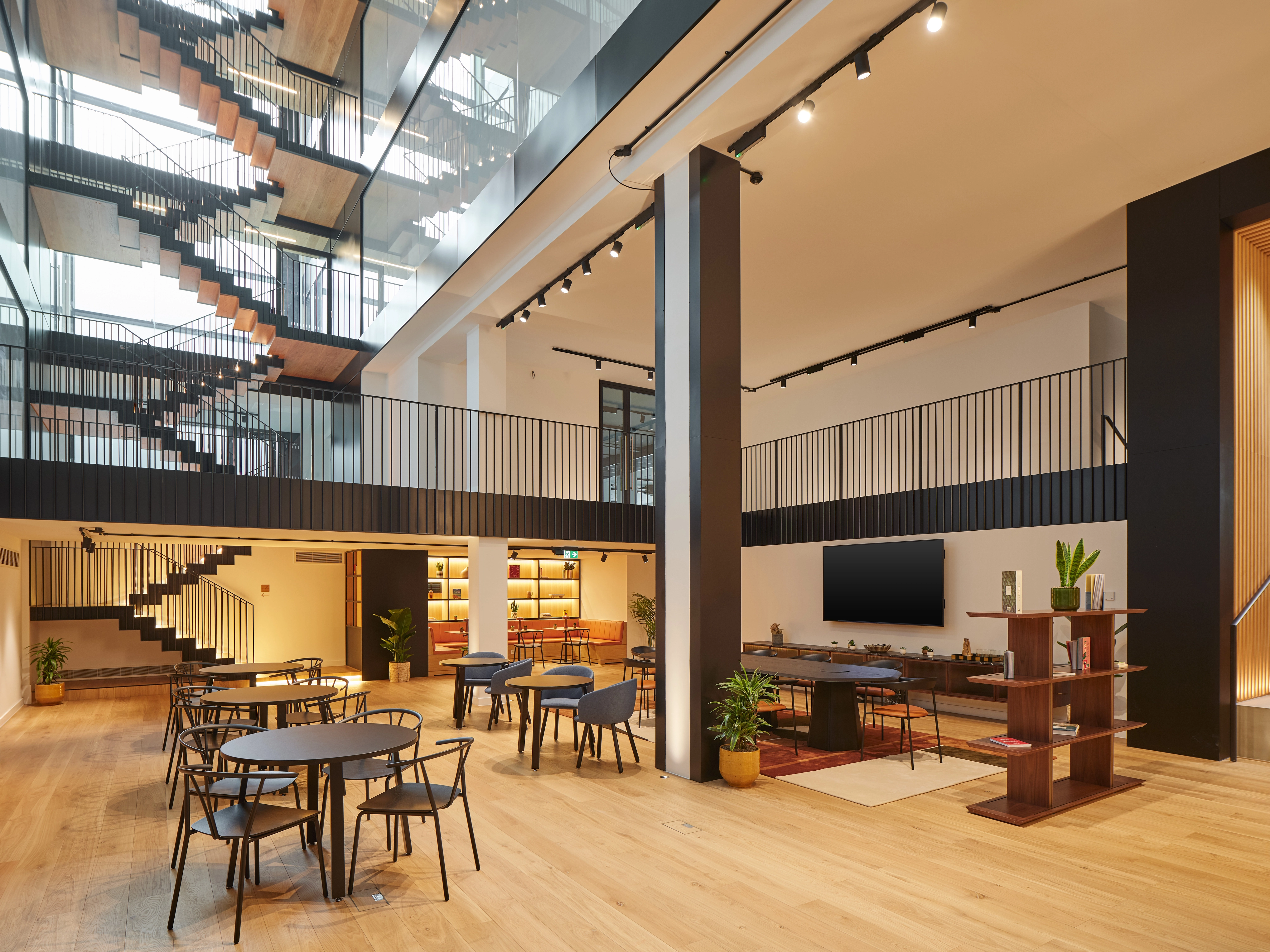 Photo of an office at 15 Fitzroy Street W1T 4DG