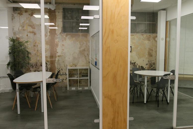 Photo of an office at 163 City Rd EC1V 1NR