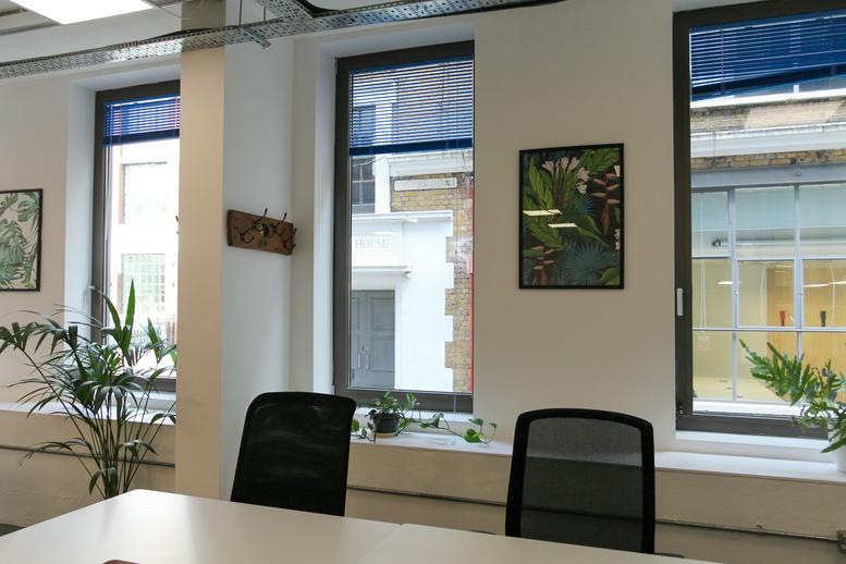 Photo of an office at 163 City Rd EC1V 1NR