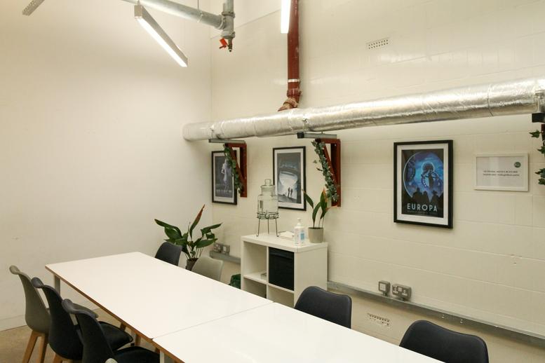 Photo of an office at 163 City Rd EC1V 1NR