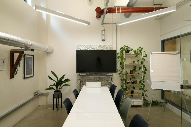 Photo of an office at 163 City Rd EC1V 1NR