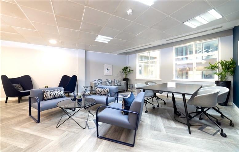 Photo of the workspace available at 16 High Holborn WC1V 6BX