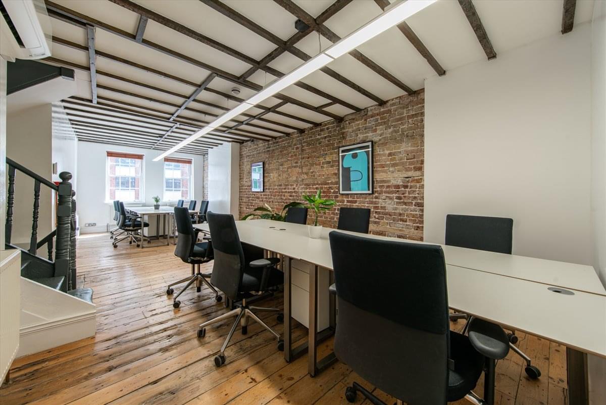 Image of the workspace at 189-190 Shoreditch High Street, Hackney E1 6HU