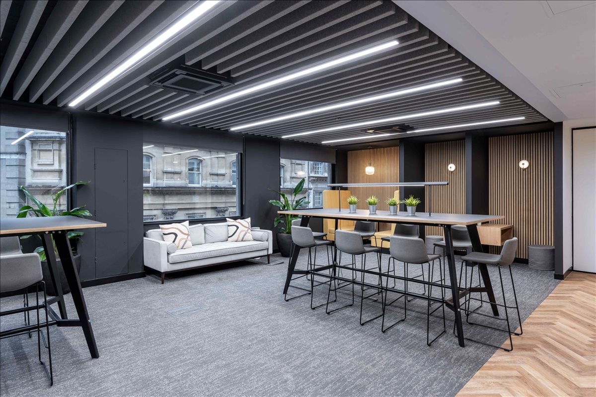 Photo of an office at 18 King William Street EC4N 7BP