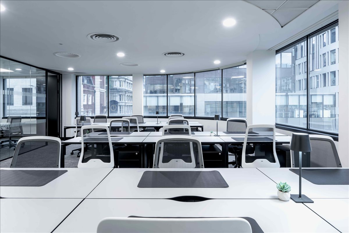 Photo of an office at 18 King William Street EC4N 7BP