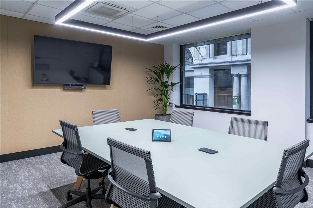 Photo of an office at 18 King William Street EC4N 7BP