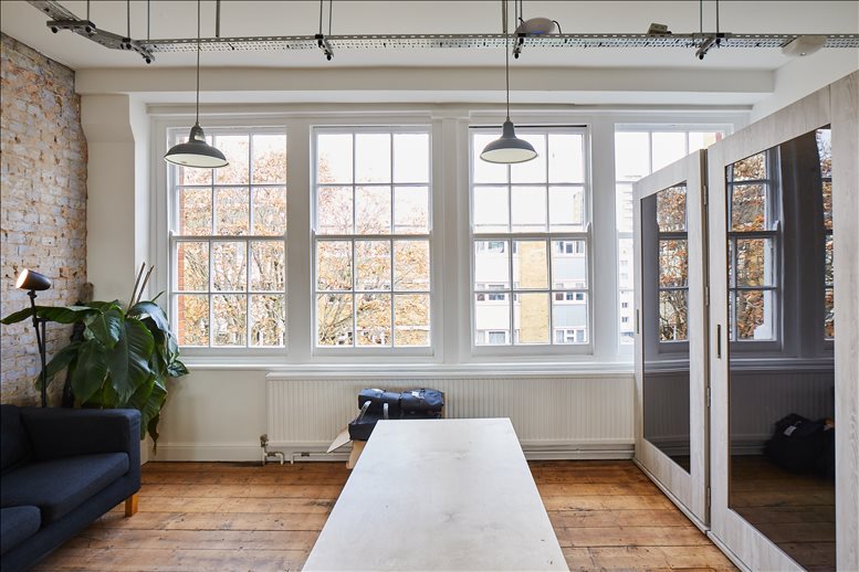 Image of the workspace at 19-23 Ironmonger Row, Overseas House EC1V 3QW