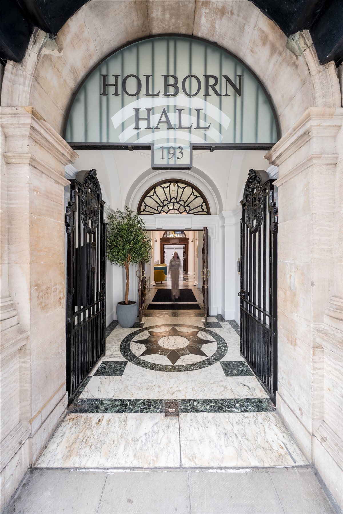 Photo of the workspace available at 193-197 High Holborn, Holborn Town Hall WC1V 7BD