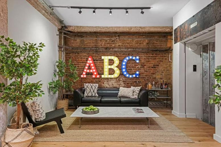 Image of the workspace at 19, Berners Street W1T 3NW