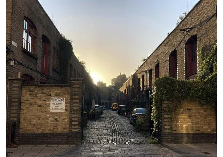 Photo of an office at 19a, Iliffe Yard SE17 3QA