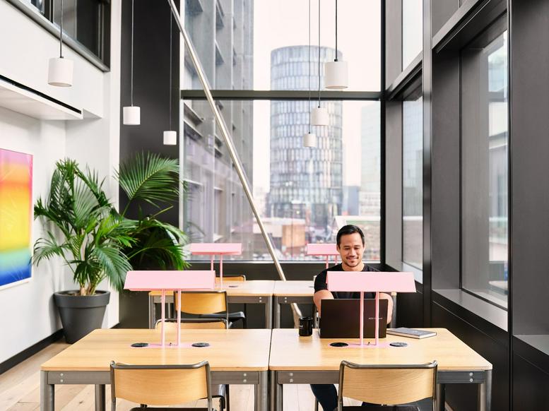 Photo of an office at 207 Old Street EC1V 9NR