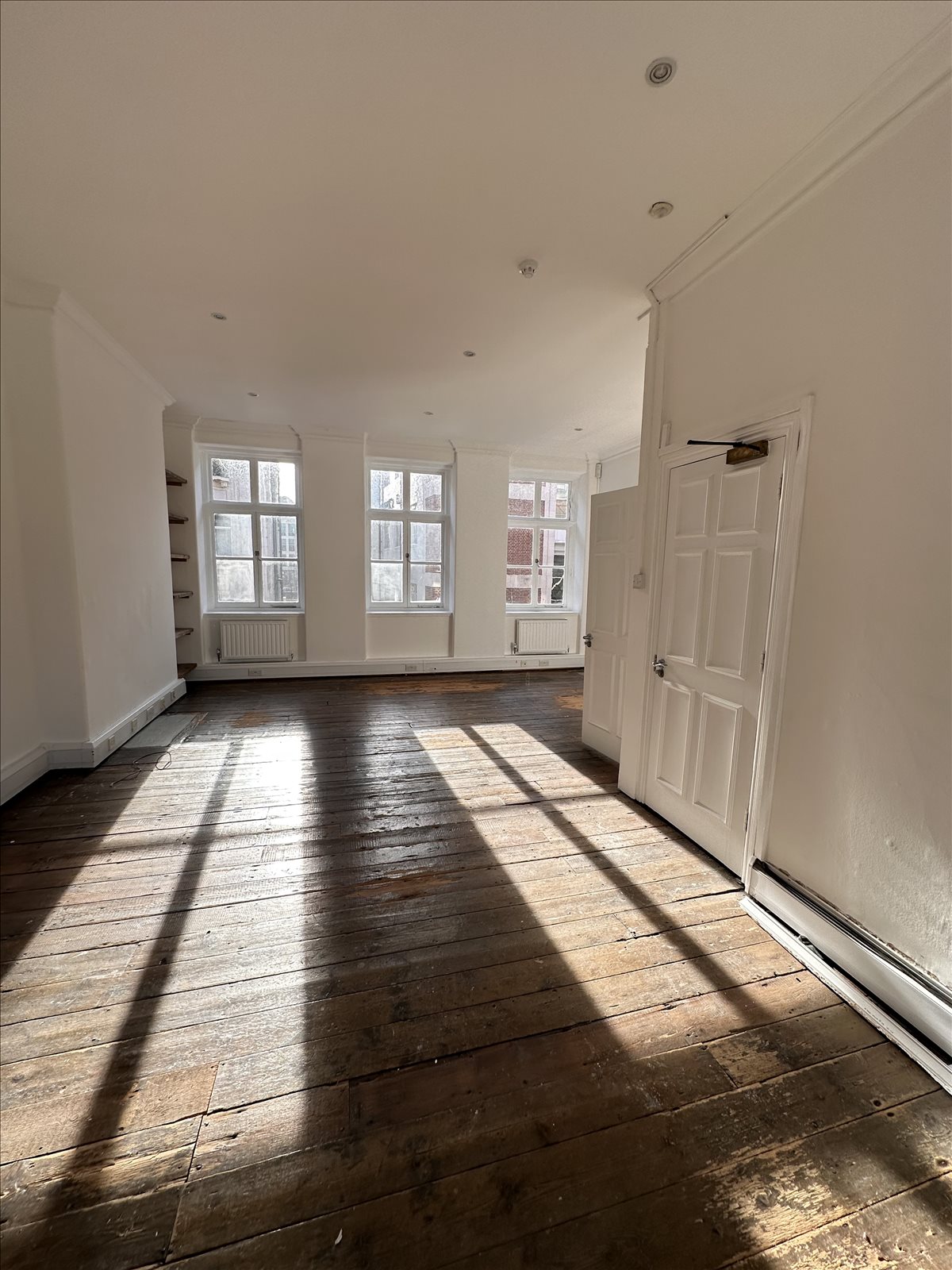 Photo of Office Space on 20 Eastcastle Street - Westminster