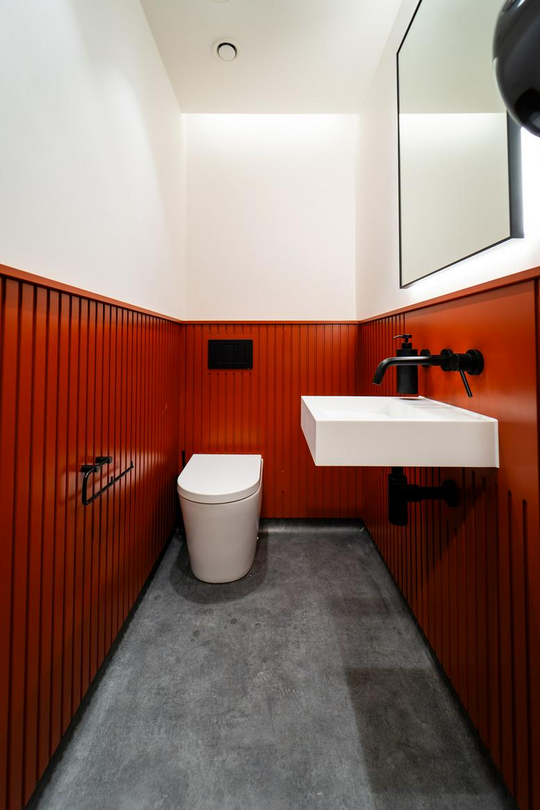 Photo of an office at 20 Orange Street WC2H 7EF