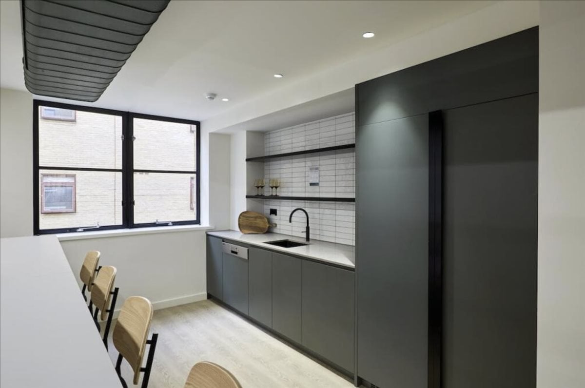 Photo of an office at 20 Queen Elizabeth Street, Goat Yard SE1 2RJ