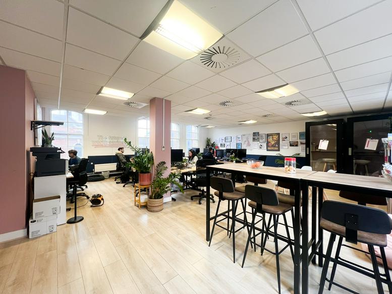 Photo of an office at 215, Borough High Street SE1 1JA