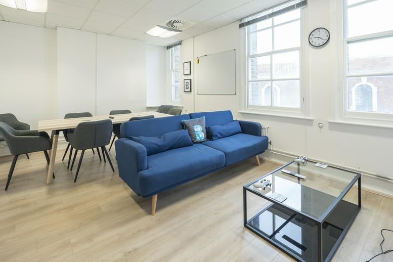 Photo of an office at 215, Borough High Street SE1 1JA