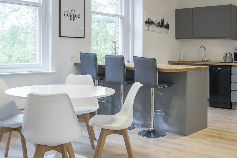 Photo of the workspace available at 215, Borough High Street SE1 1JA